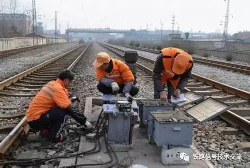 铁路信号设备全解析：从轨道电路到微机联锁，看懂列车安全运行的核心装备